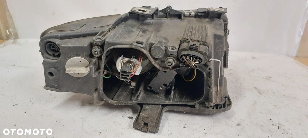 .  PRZOD PRZREDNIA LAMPA LEWA AUDI A4 B6 CABRIO - 3