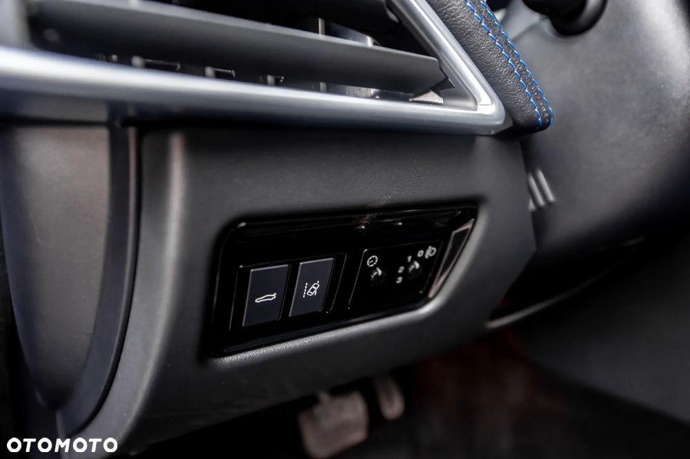 Jaguar XE 20d R-Sport Ingenium Edition - 28