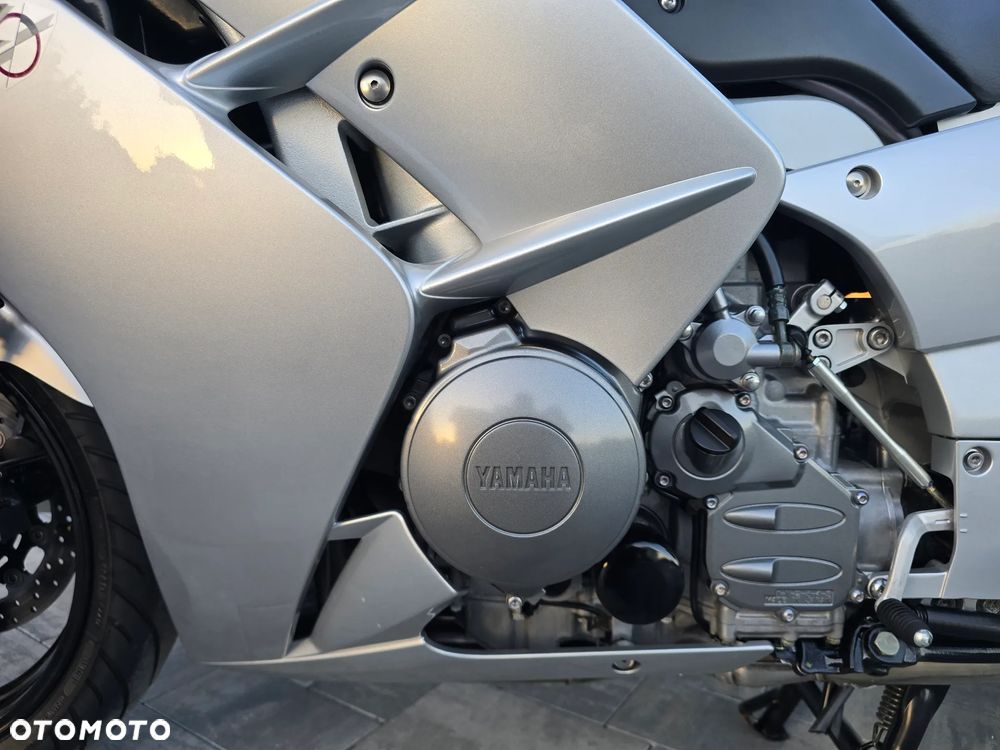 Yamaha FJR - 8