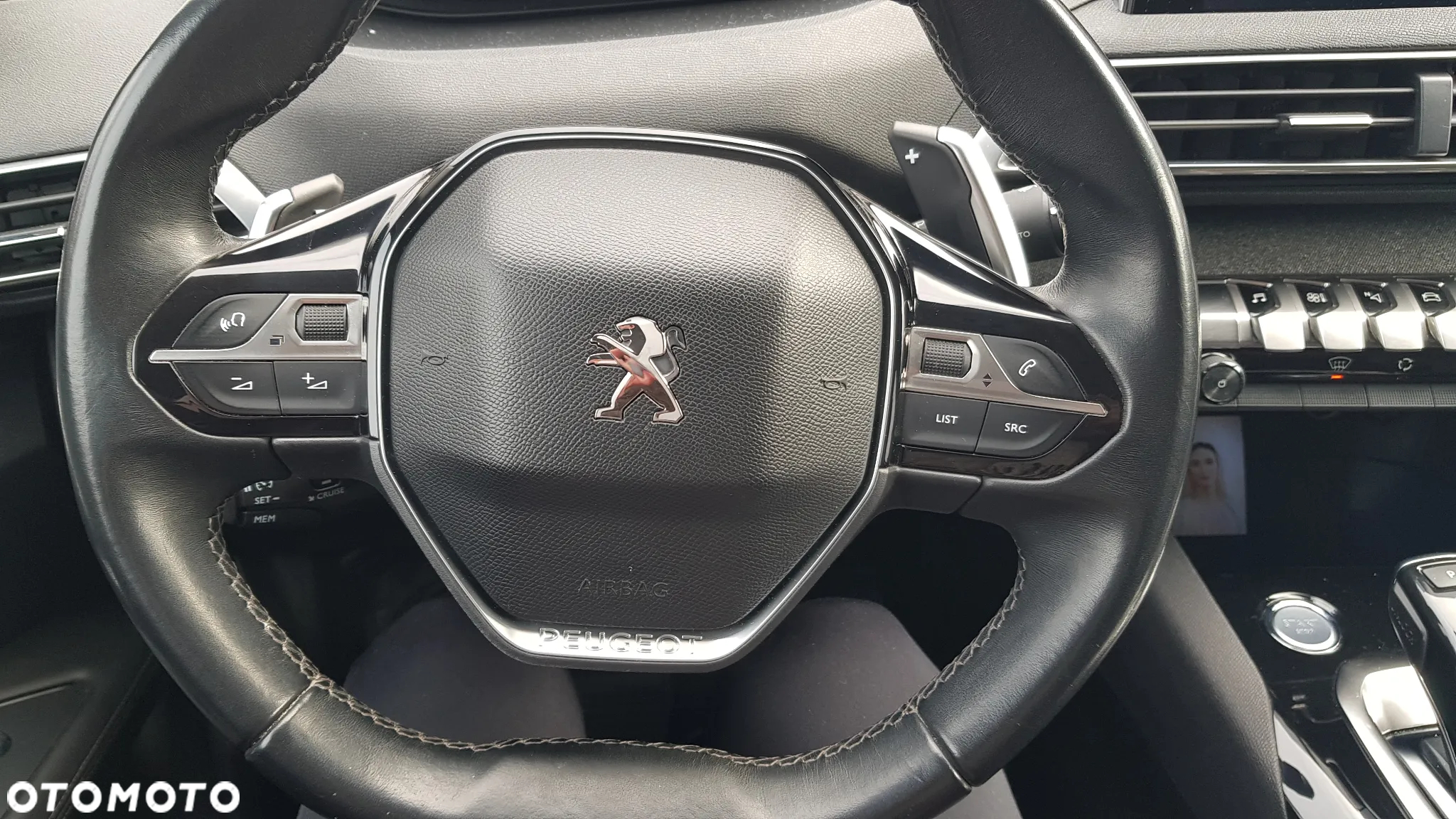 Peugeot 3008 1.2 PureTech Allure S&S EAT6 - 8