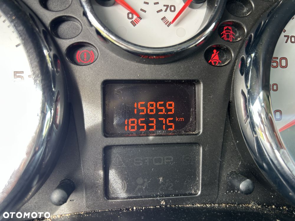 Peugeot 207 - 6