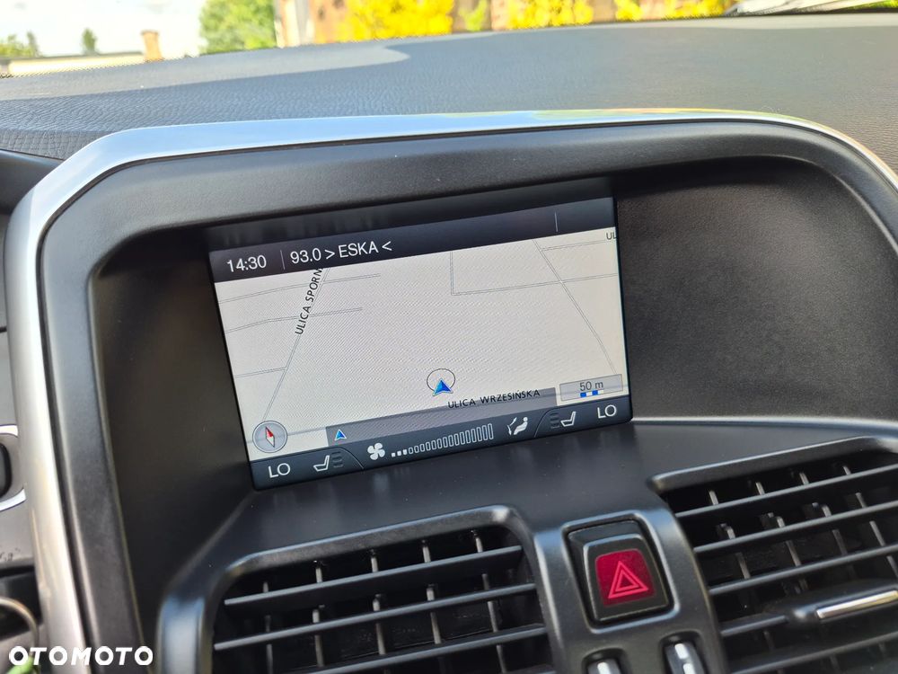 Volvo XC 60 - 24