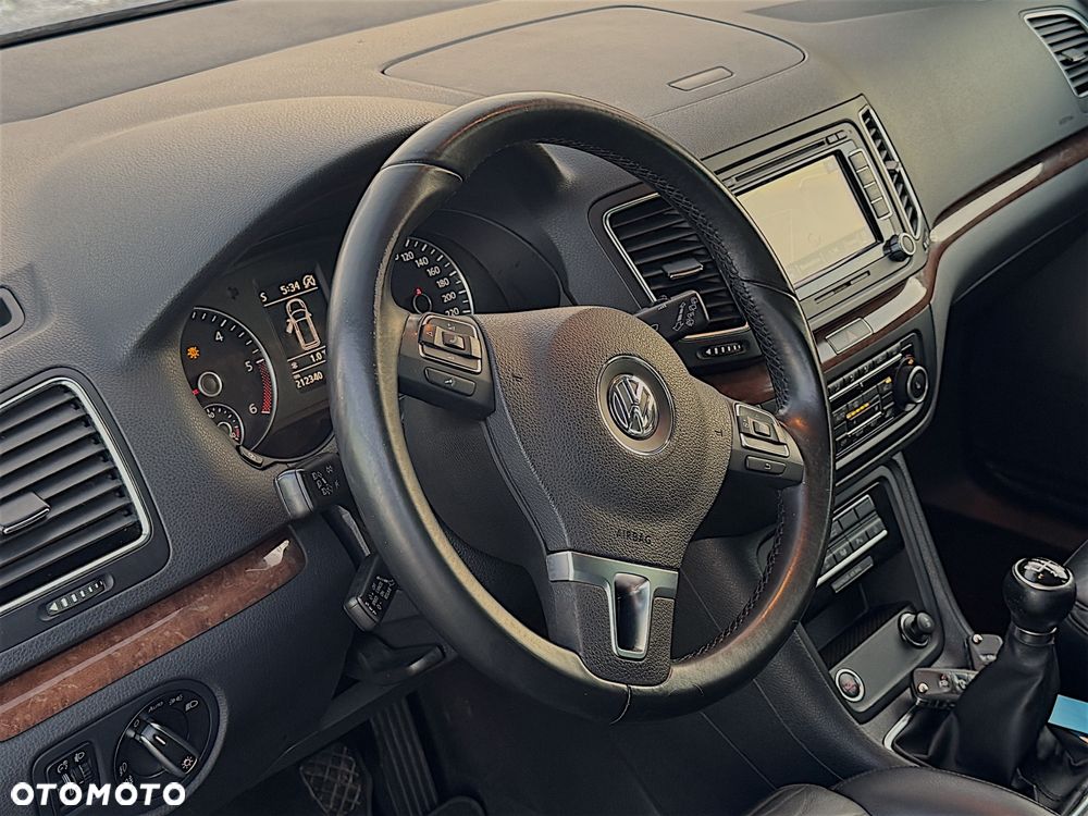 Volkswagen Sharan 2.0 TDI Exclusive Edition - 23