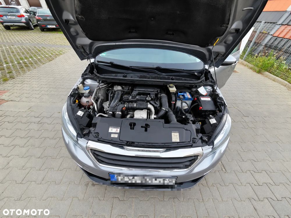 Peugeot 308 1.6 BlueHDi Allure S&S - 15