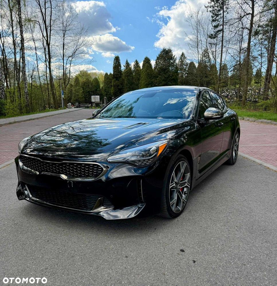 Kia Stinger - 1