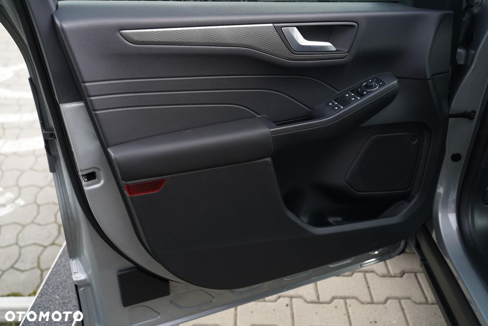 Ford Kuga 2.5 FHEV FWD Titanium - 11