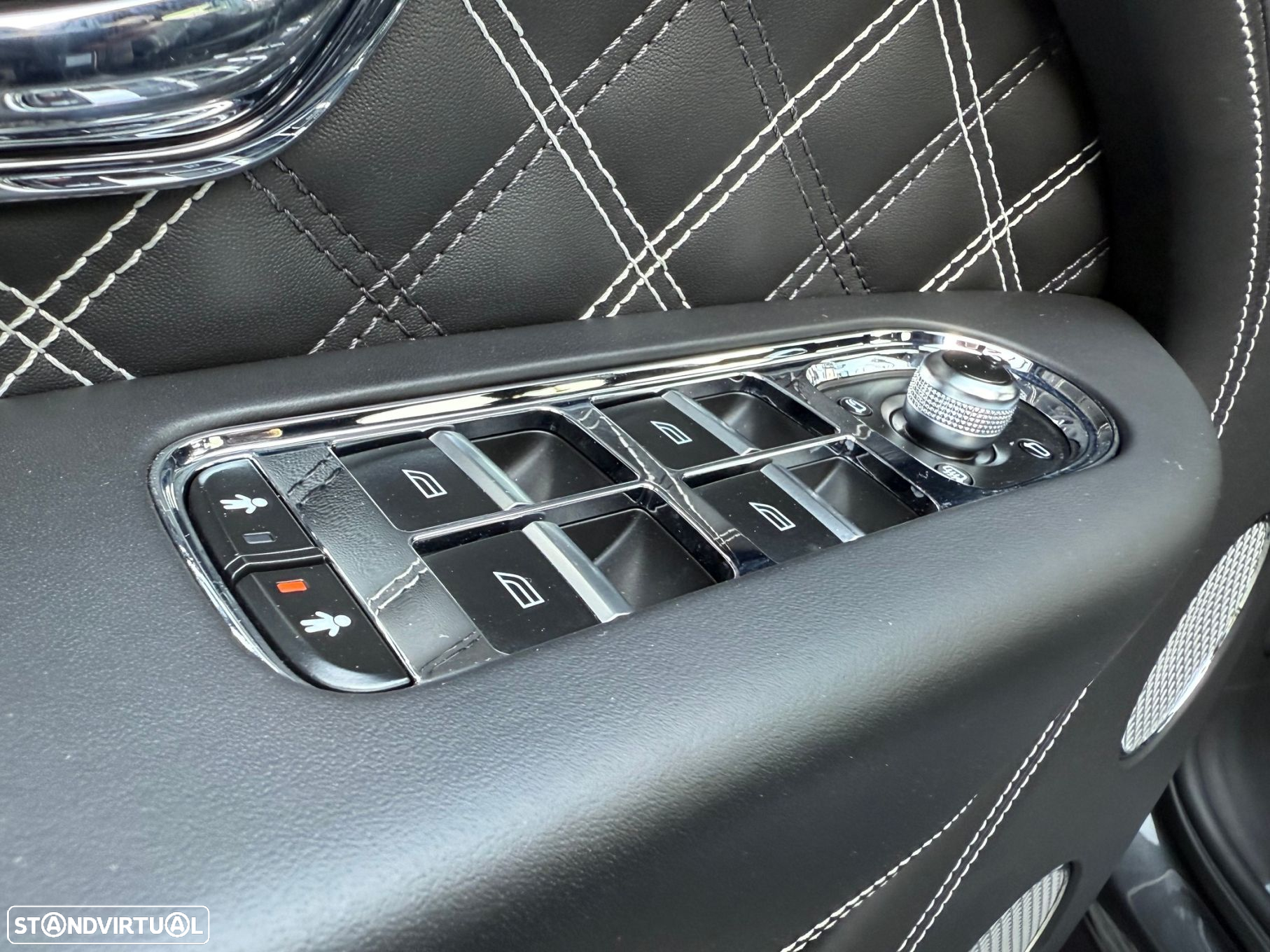 Bentley Bentayga V8 Atelier Edition - 35