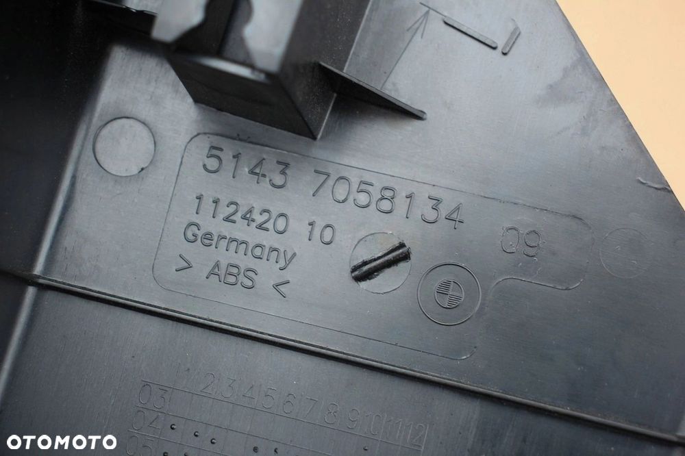 Osłona maskownica progu BMW 1 e82 e88 7058134 czarna PRAWA - 3