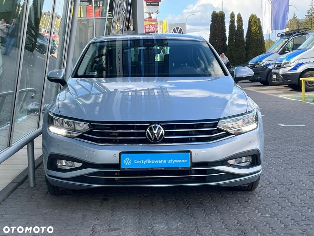 Volkswagen Passat - 11
