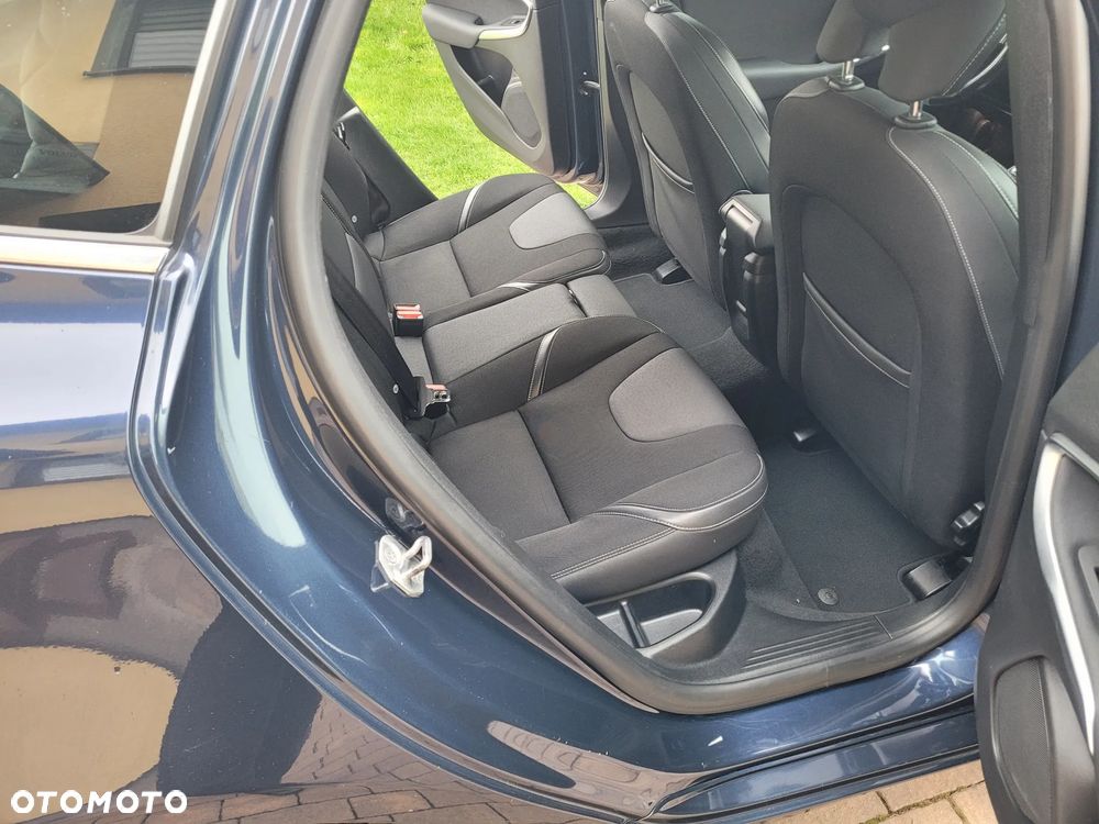 Volvo V40 D2 You - 12