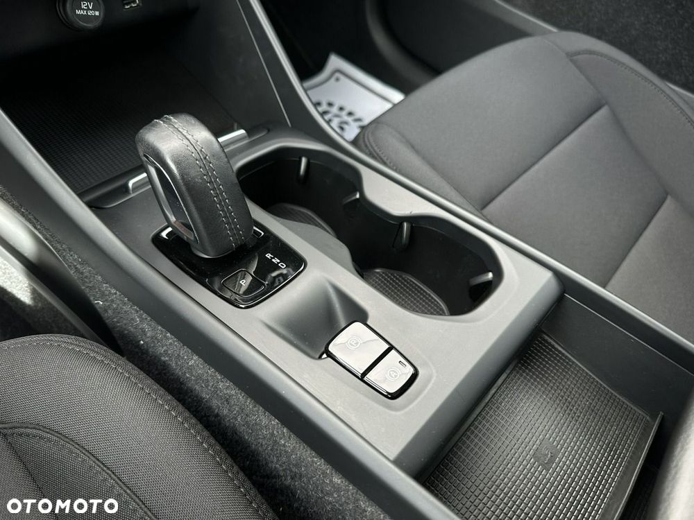 Volvo XC 40 - 25