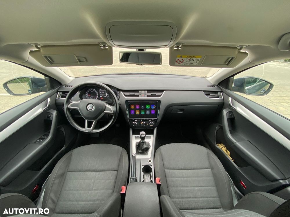 Skoda Octavia 2.0 TDI Premium Edition - 2
