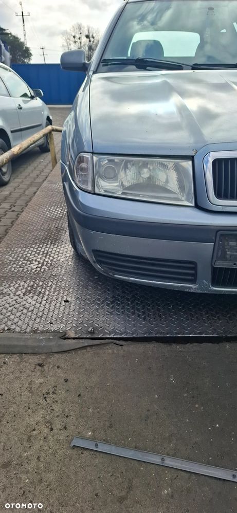 Skoda Octavia 1,9 na części - 2