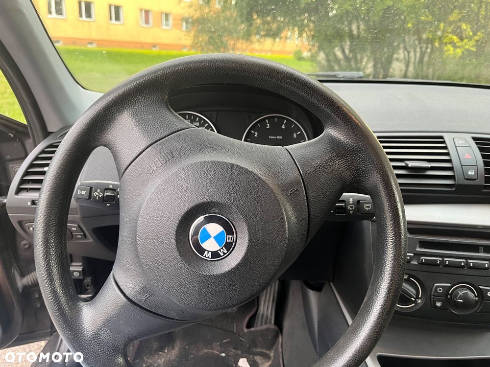 BMW Seria 1 116i - 13