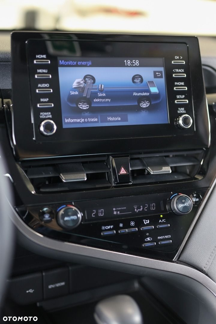 Toyota Camry - 28