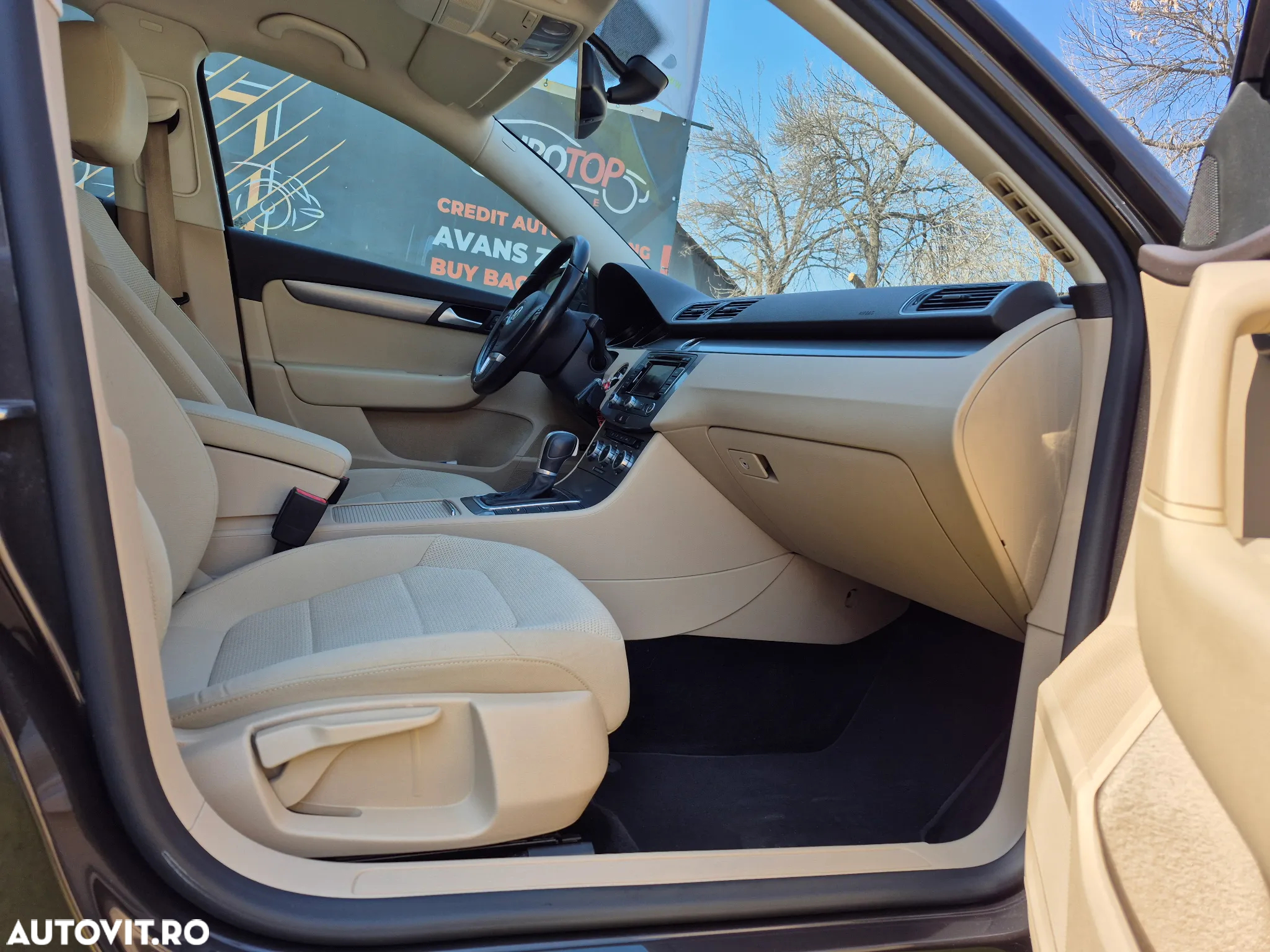 Volkswagen Passat Variant 2.0 TDI Blue TDI DSG Comfortline - 13