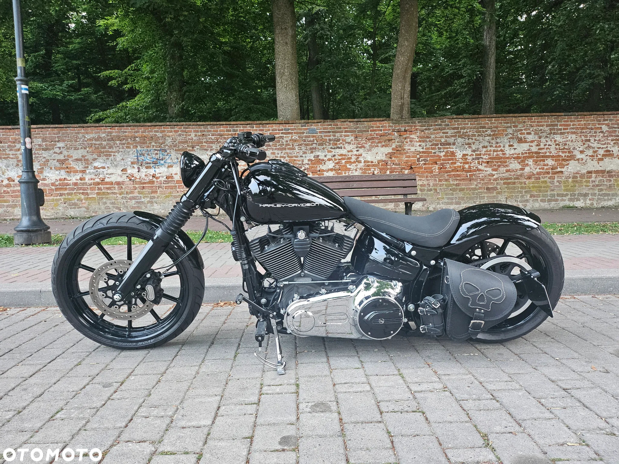 Harley-Davidson Softail Breakout - 5