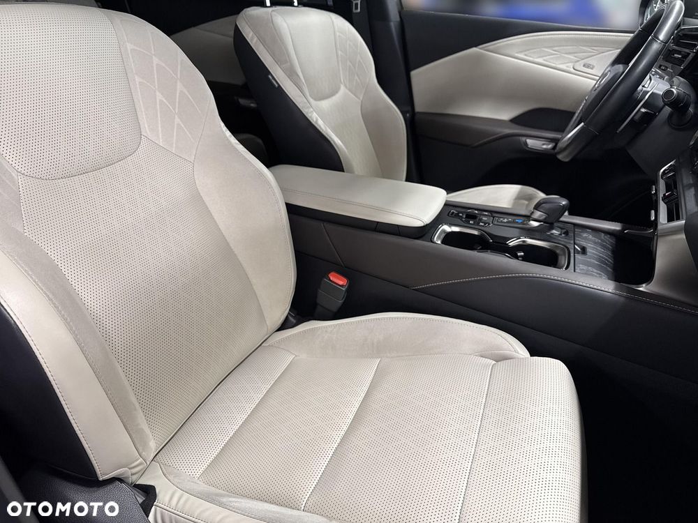 Lexus RX 450h+ Omotenashi - 26