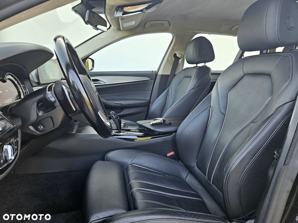 BMW Seria 5 530d xDrive Sport Line - 25