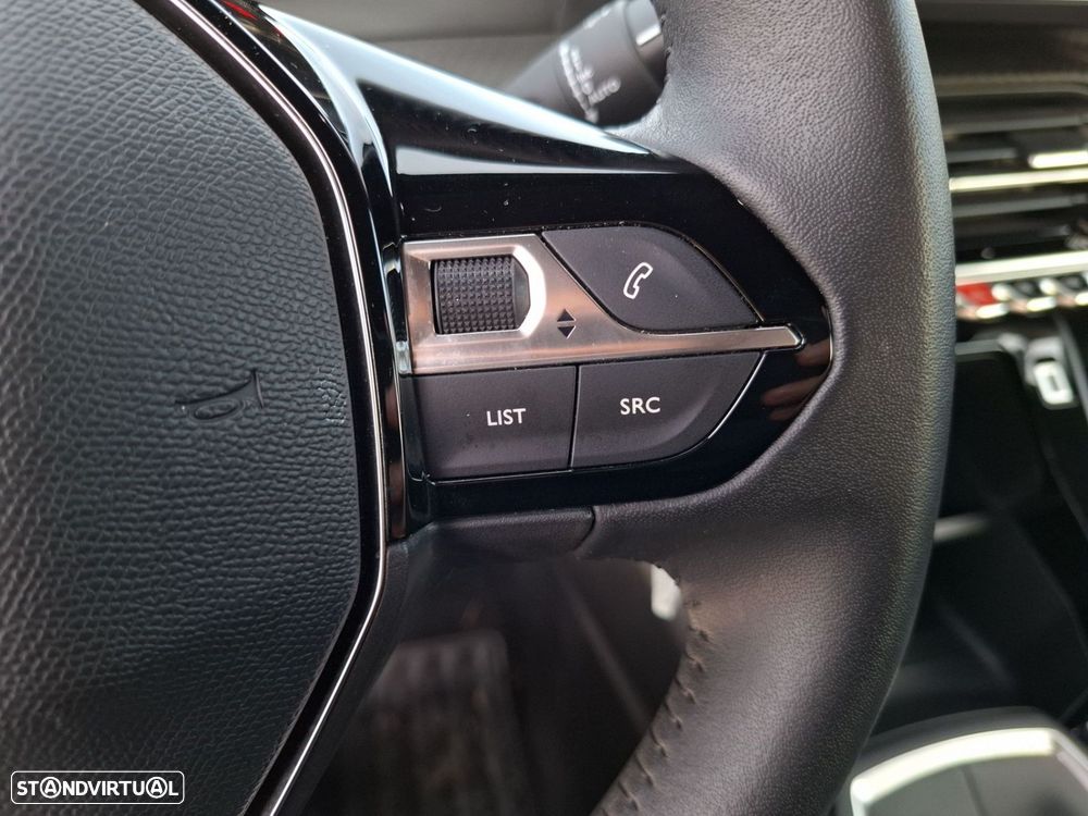 Peugeot 2008 1.2 PureTech Active — fotografia 15