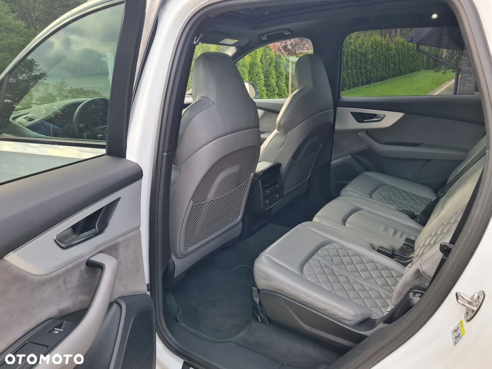 Audi Q7 - 10
