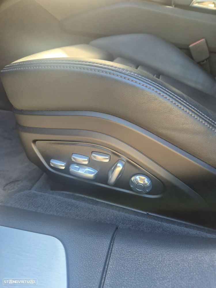 Porsche Panamera 4 E-Hybrid 10 Years Edition - 25