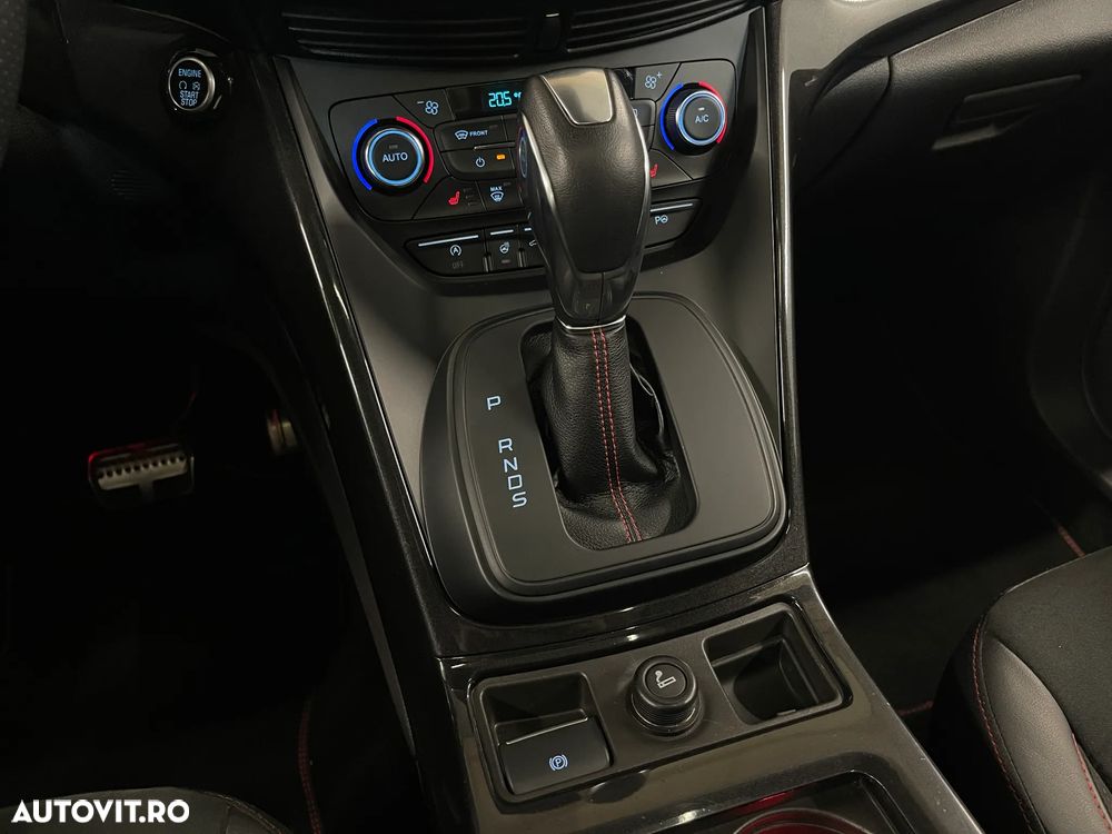 Ford Kuga 2.0 TDCi 4WD Powershift ST-Line - 27