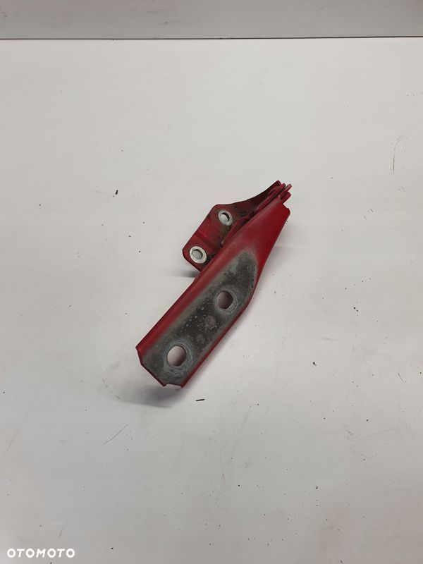 ZAWIAS MASKI PRAWY AUDI A3 8P LIFT 8P0823302 LY3J - 1