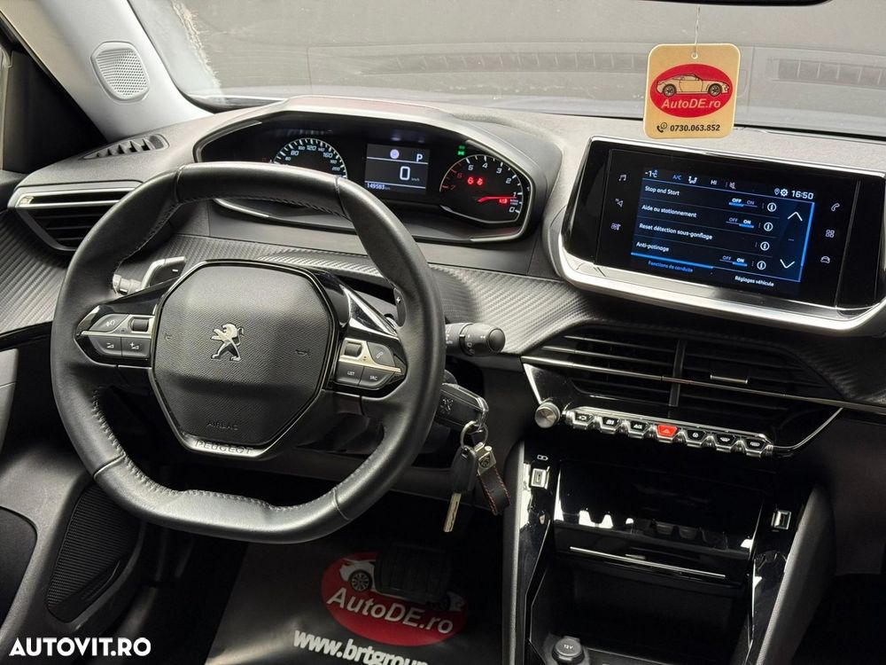 Peugeot 2008 - 8