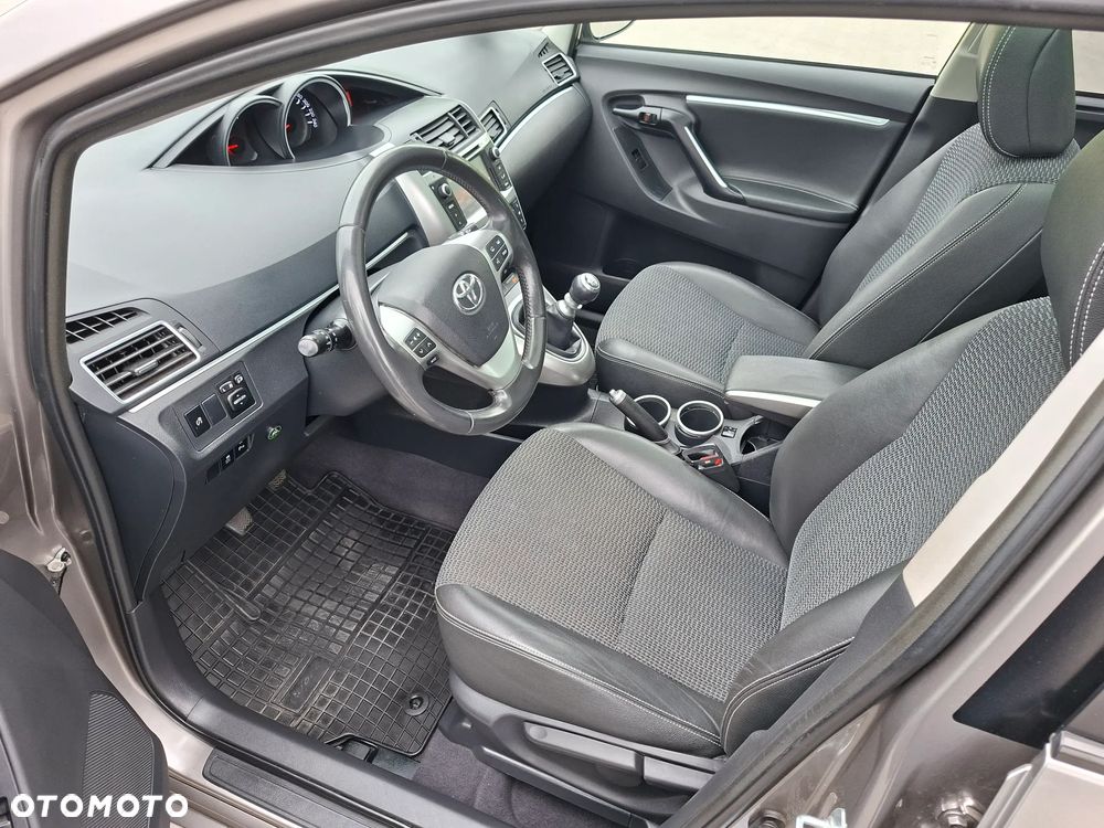Toyota Verso 1.8 5-Sitzer Executive - 11