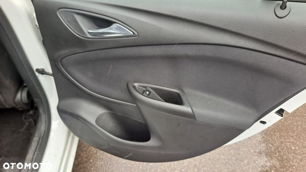 Opel Astra 1.6 CDTI Essentia S&S - 21