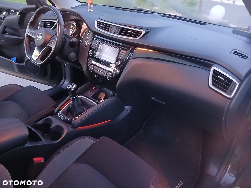 Nissan Qashqai 1.3 DIG-T MHEV Premiere Edition - 6