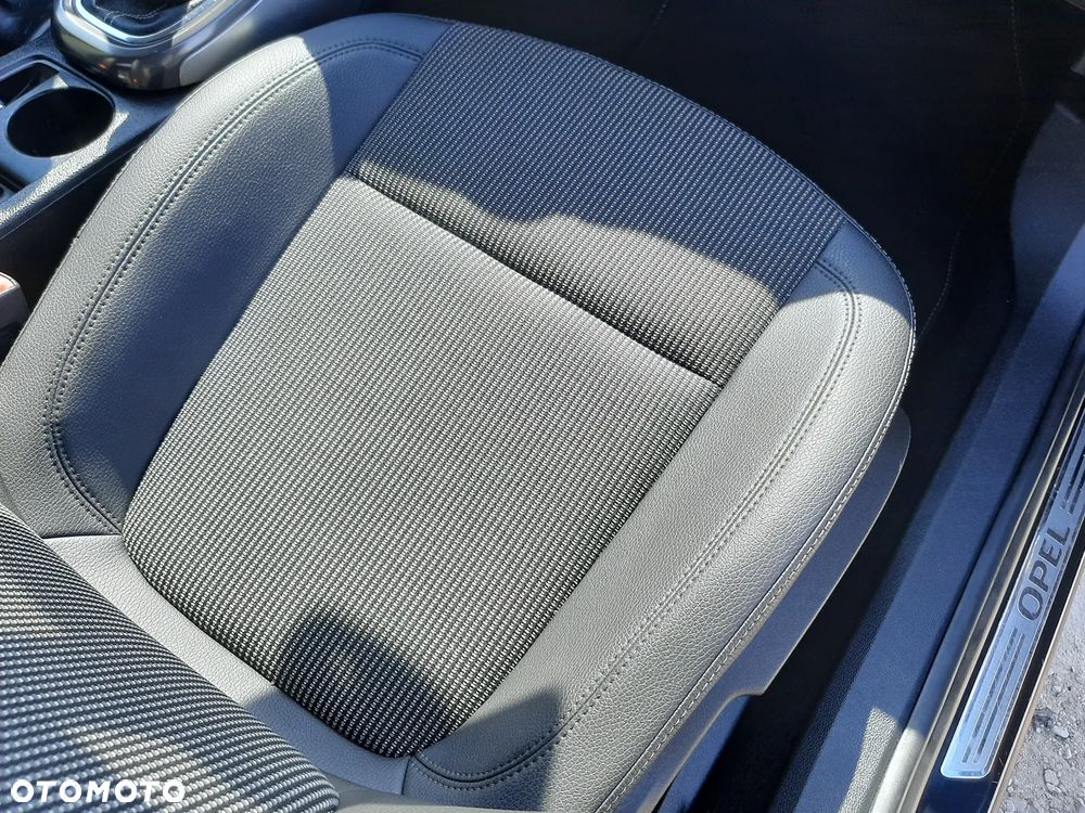 Opel Astra 1.4 T Cosmo - 28