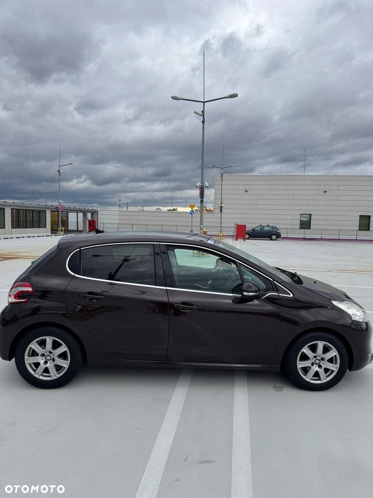 Peugeot 208 e-HDi 115 Stop&Start Allure - 6