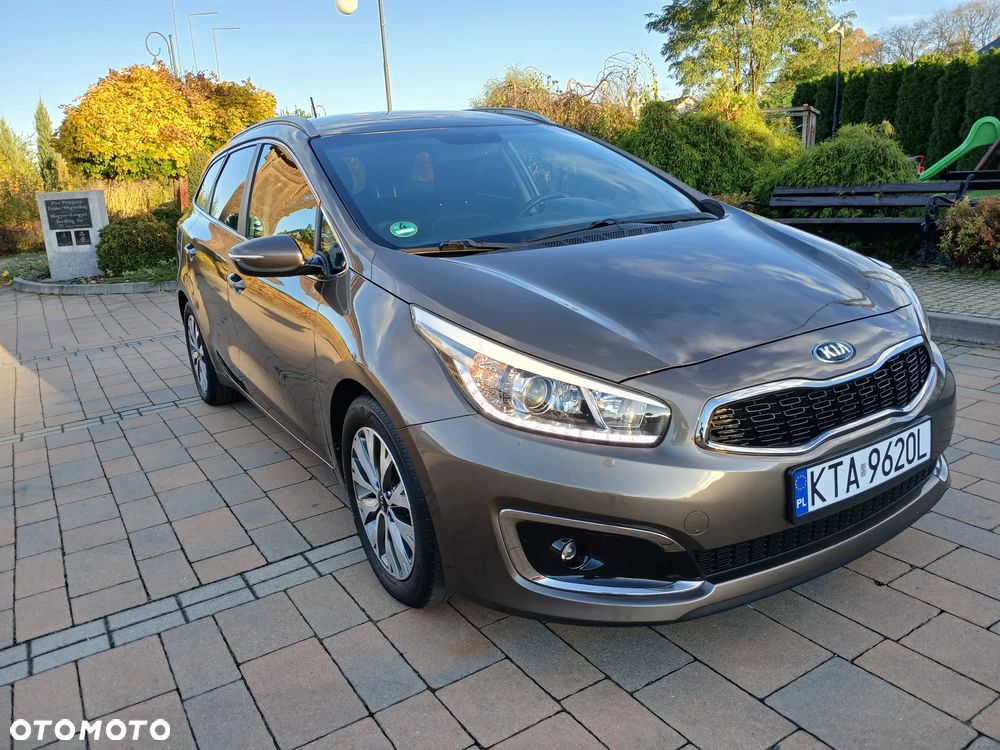 Kia Ceed 1.6 GDI Dream Team Edition - 3