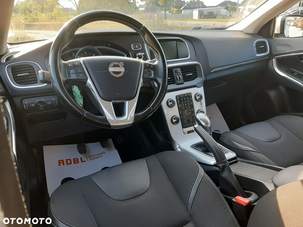 Volvo V40 D2 - 16