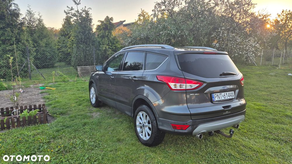 Ford Kuga 2.0 TDCi 2x4 Titanium - 12