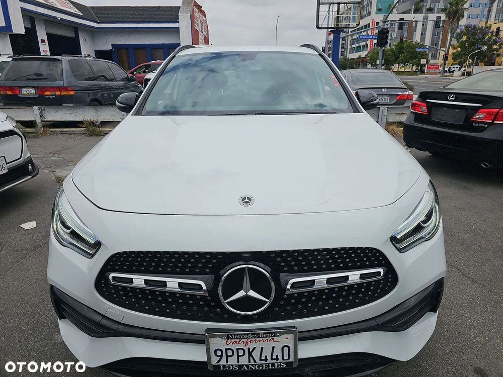 Mercedes-Benz GLA 250 4Matic 8G-DCT AMG Line - 2