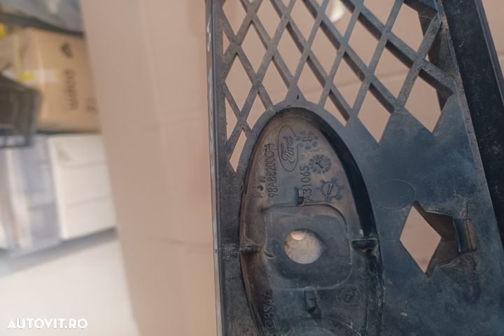 Grila radiator 98AB8200CH Ford Focus 1 [1998 - 2004] wagon 5-usi 1.8 - 3