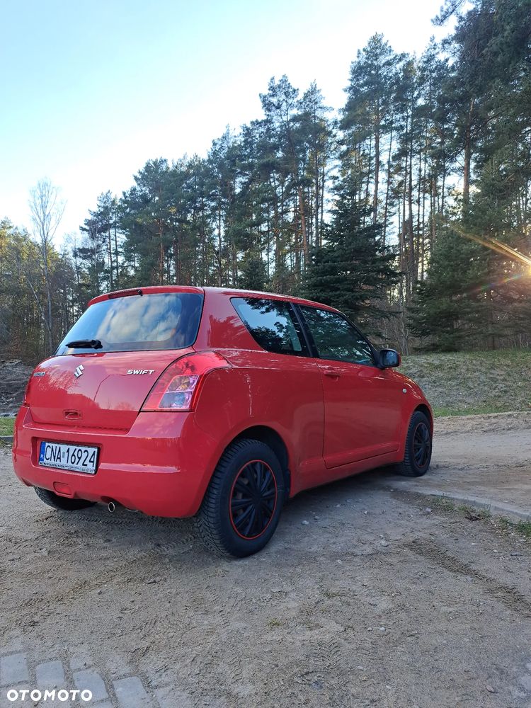 Suzuki Swift - 3
