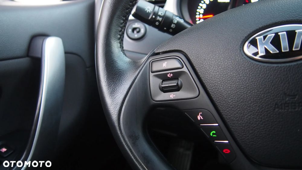 Kia Ceed 1.4 CVVT Dream Team Edition - 9