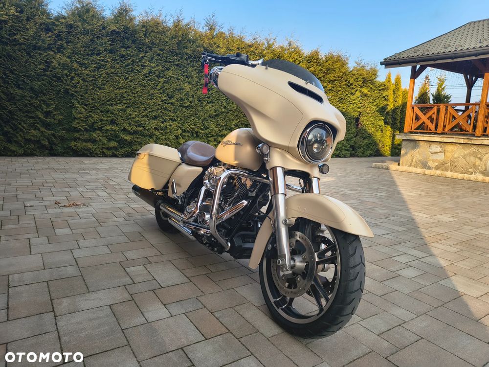Harley-Davidson Touring Street Glide - 1
