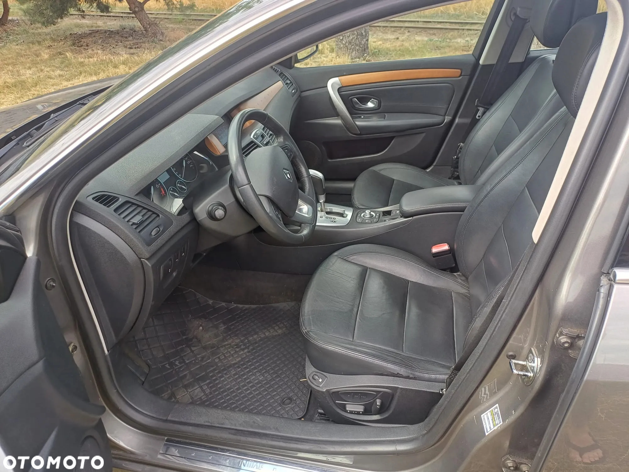 Renault Laguna 2.0T Initiale - 8