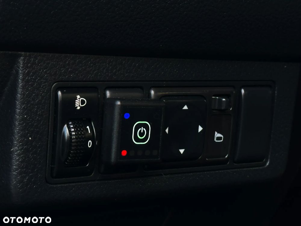 Nissan Tiida 1.6 Tekna - 11