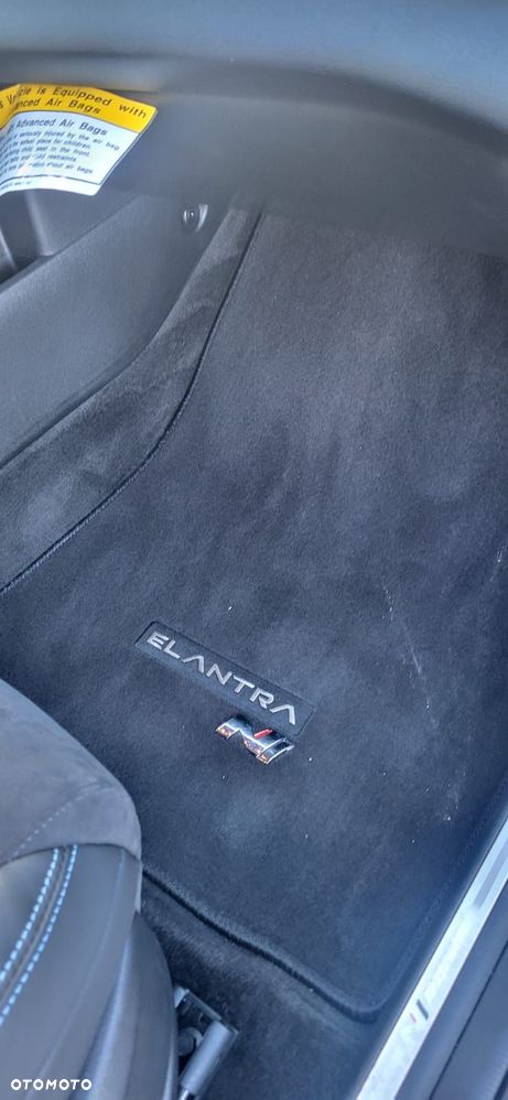 Hyundai Elantra - 15