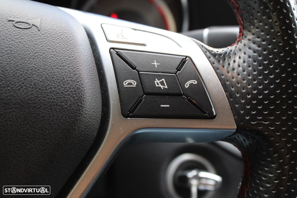 Mercedes-Benz GLA 220 d 4Matic 7G-DCT AMG Line - 12