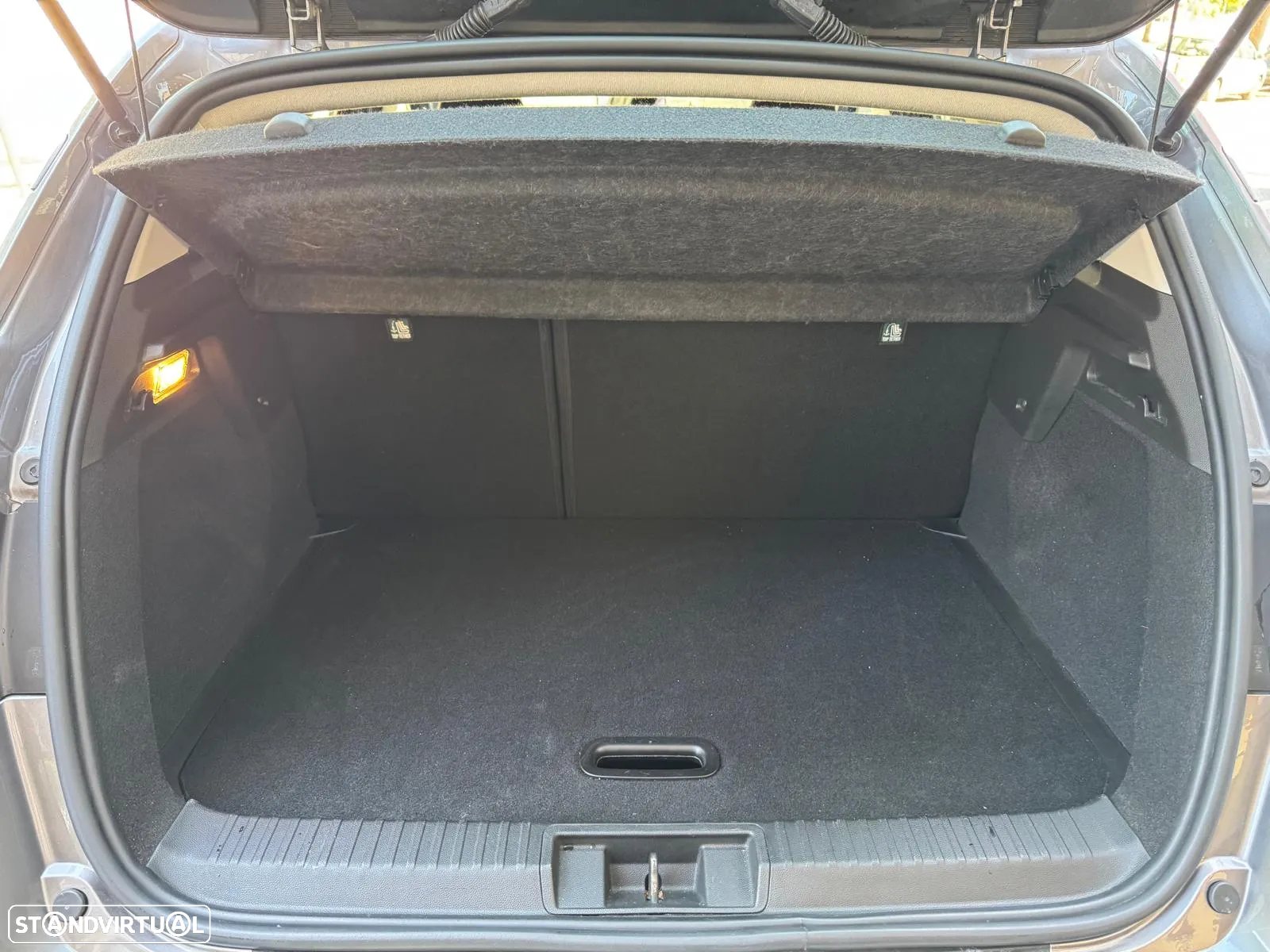 Renault Captur 1.5 dCi Exclusive EDC - 27
