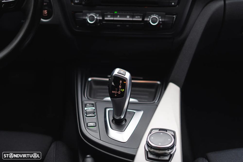 BMW 320 d Navigation Auto - 17