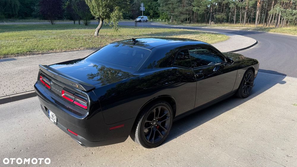 Dodge Challenger 6.4 Scat Pack - 14