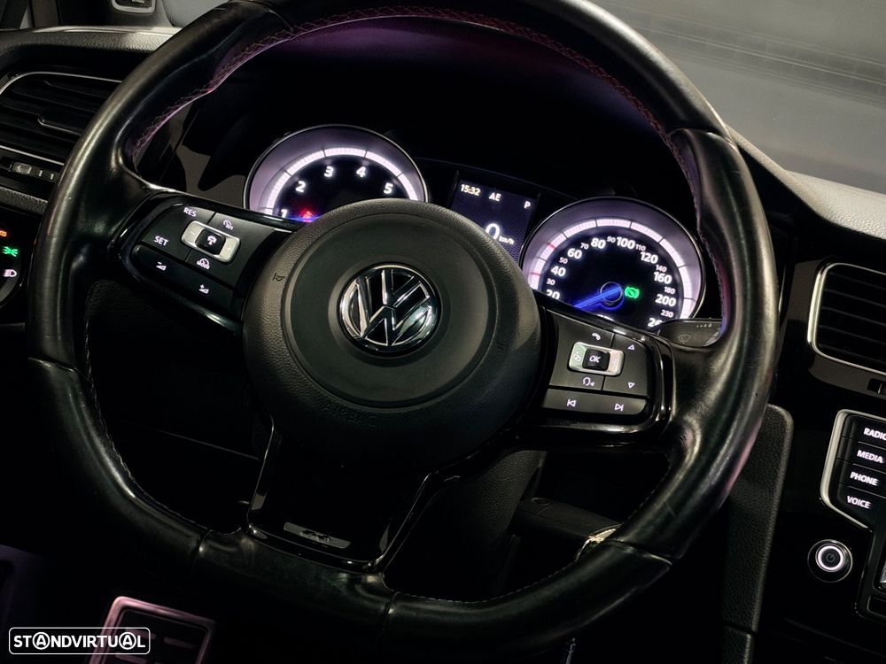 VW Golf R 4Motion BlueMotion DSG - 13